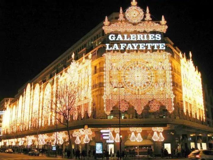 Bed Setting In Galeries Lafayette Street *